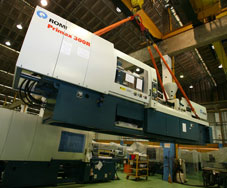 Duas cintas Levtec elevam dezenas de máquinas nas Indústrias Romi